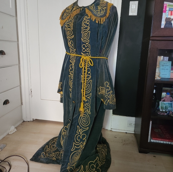 Other - Green and Gold Embroidered Victorian Era Robe Oddfellows Antique Collectible